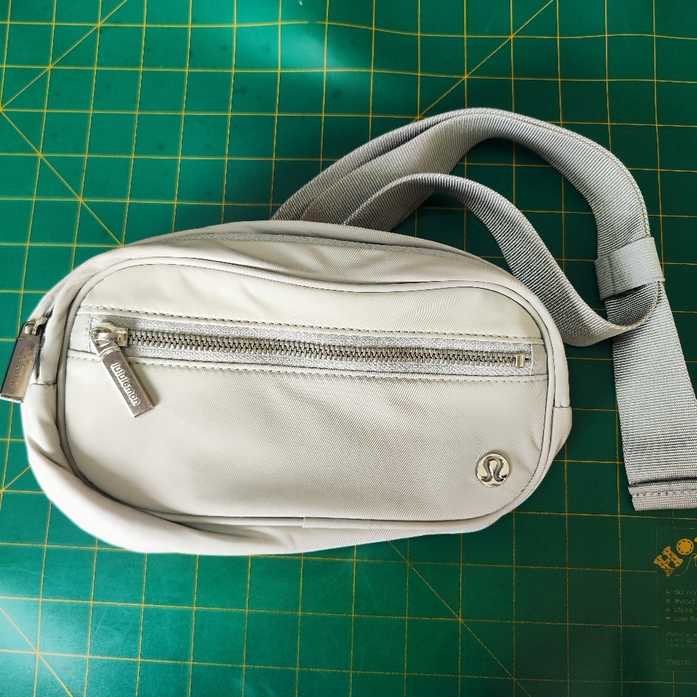 Lululemon Wunderlust Belt Bag